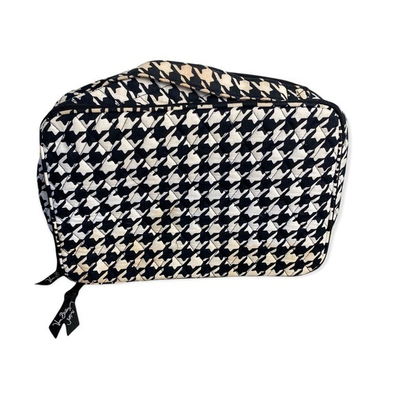 Vera Bradley Handbags - Vera Bradley Make-Up Bag